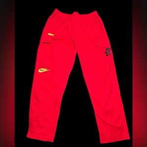 NWT: Men’s NSW Essentials Tech Woven Cargo Pants Size: Large